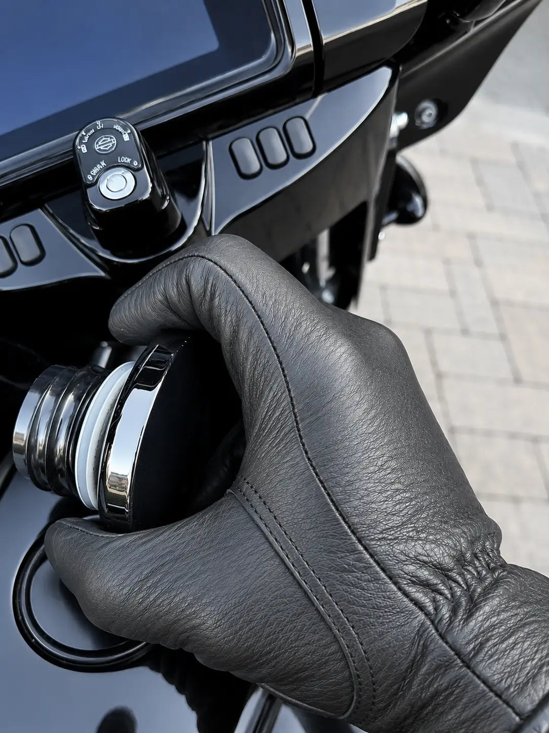 Short Wrist Touchscreen Deerskin Gloves